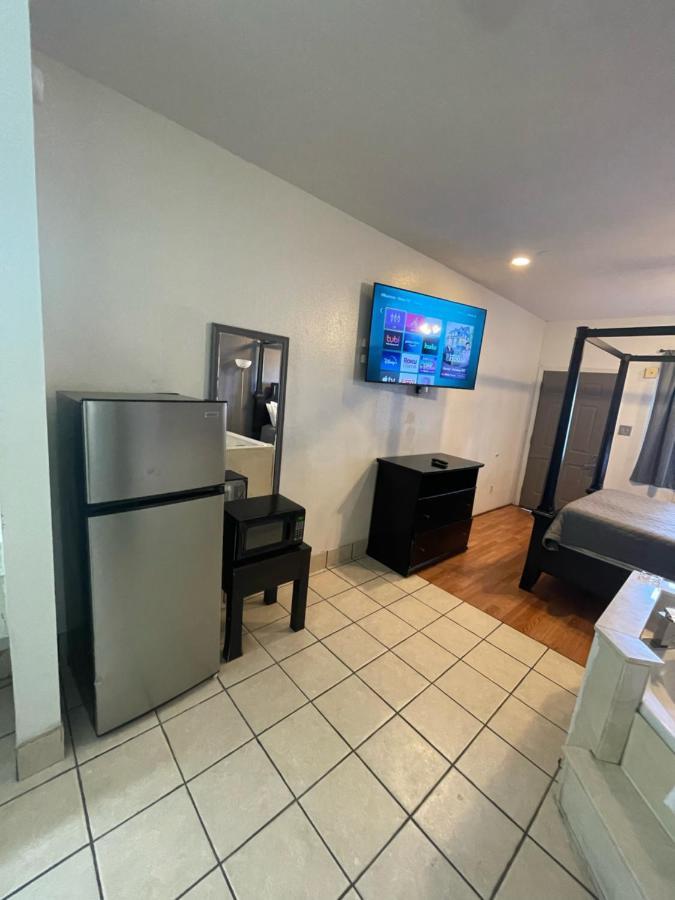 Best Budget Inn Bastrop Экстерьер фото