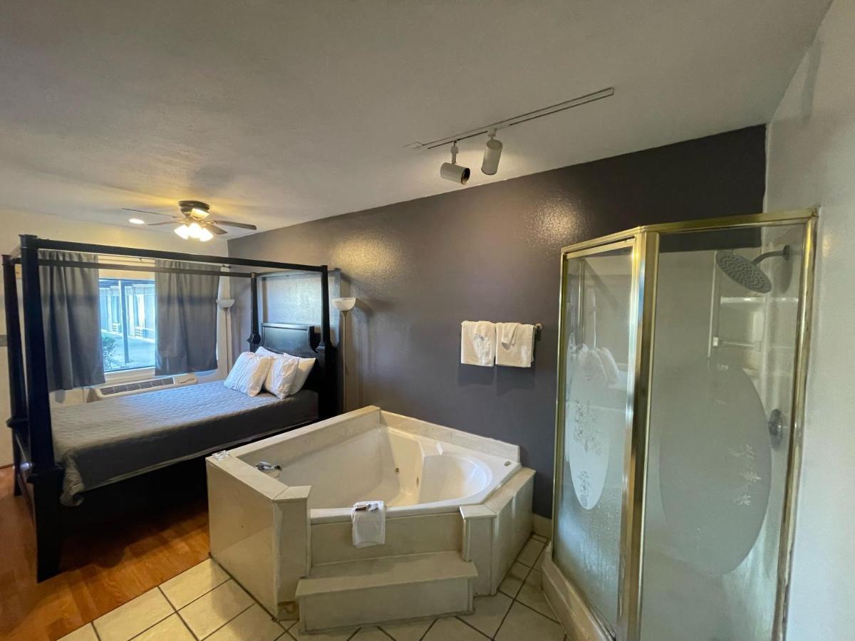 Best Budget Inn Bastrop Экстерьер фото